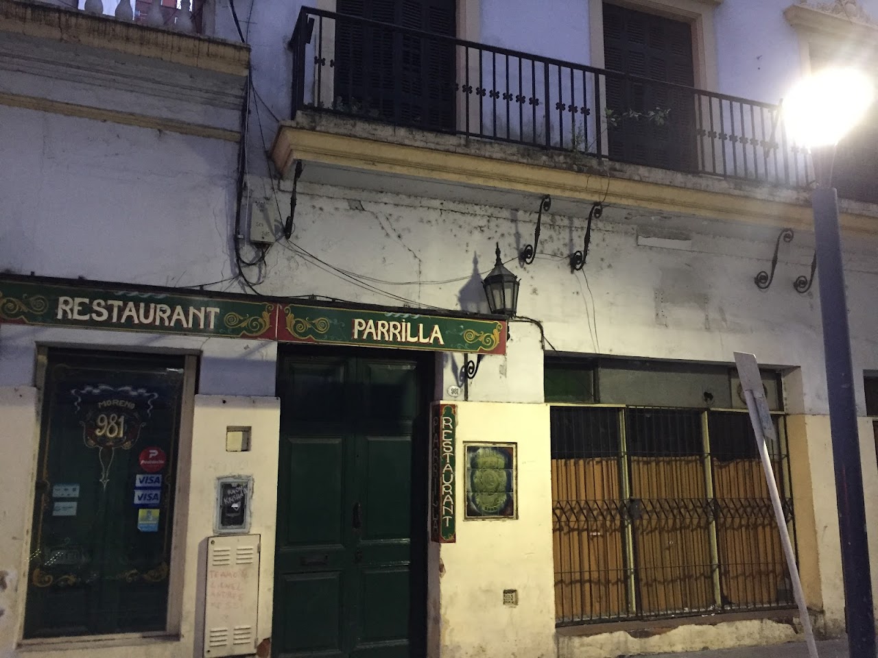 Fachada histórica del Club de Pelota y Esgrima Moreno